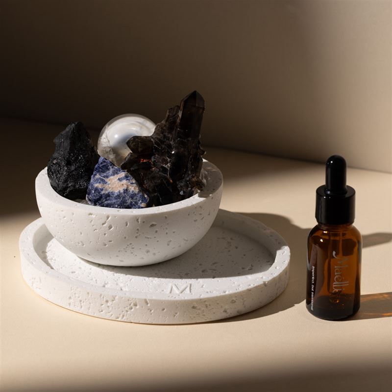 Maélli黑帝斯之息・防小人水晶香氛禮盒組。(圖/品牌業者提供)