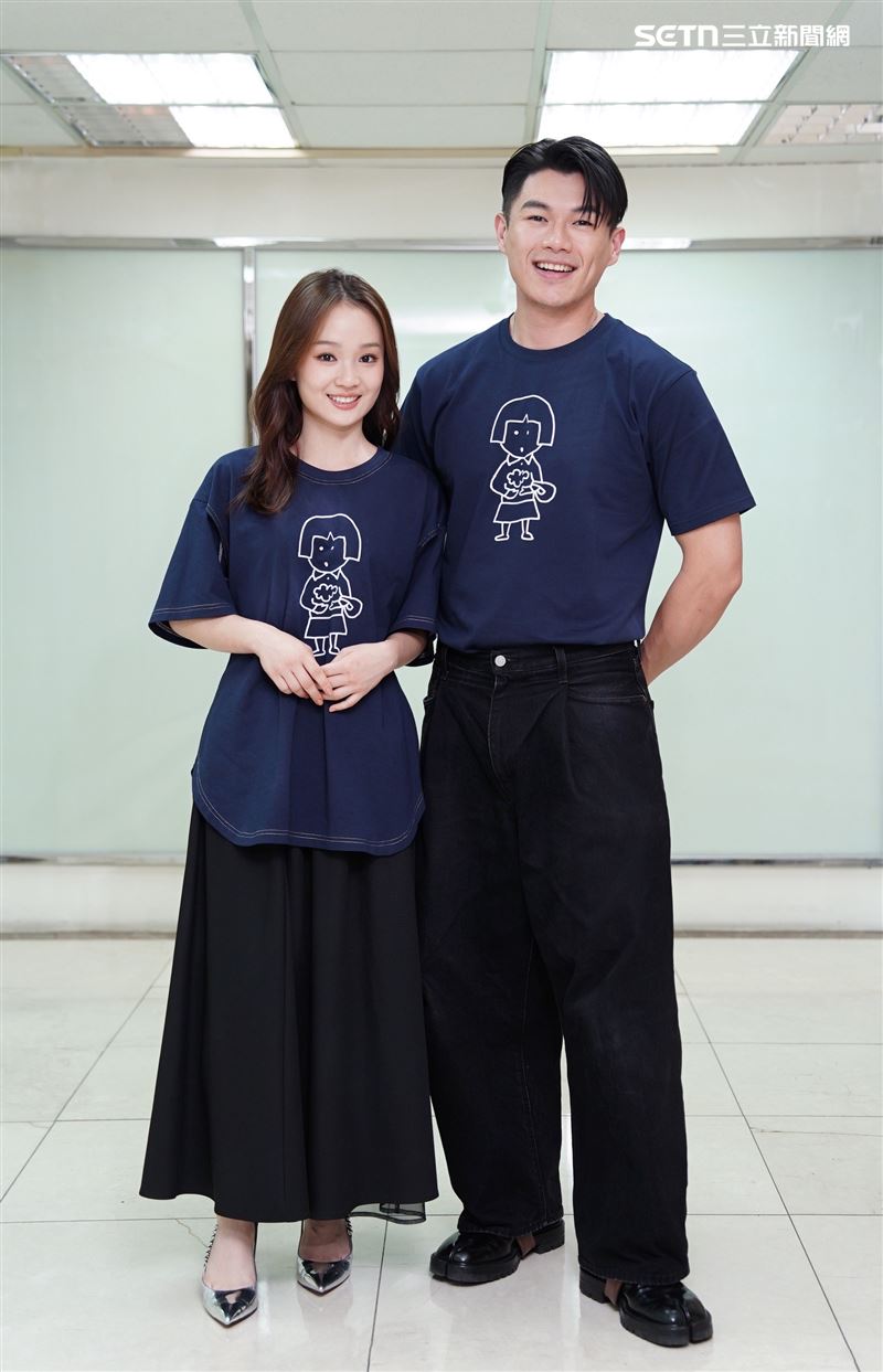 柯煒林(右)、方郁婷在戲外感情也相當好。(圖/記者趙于瑩攝影)