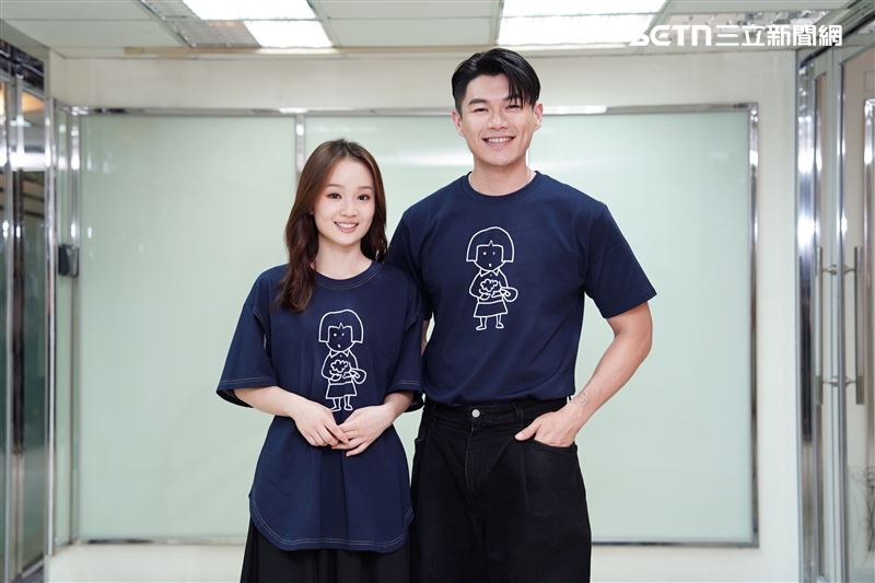 《大濛》演員柯煒林(右)、方郁婷接受《三立新聞網》專訪。(圖/記者趙于瑩攝影)