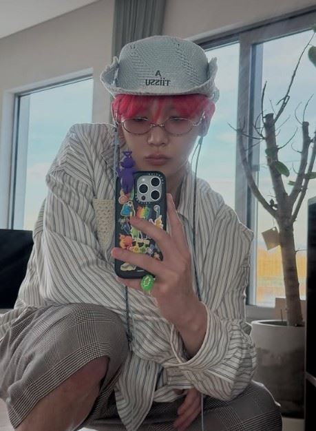 Key被無照打針阿姨李某自稱彼此熟識10年以上，引發外界質疑。（圖／翻攝自IG @bumkeyk）