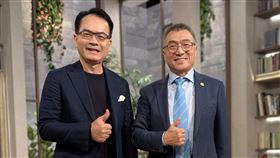 台灣當鋪教父、鑑識專家秦嗣林在三立電視台由鄭弘儀主持的節目《話時代人物》分享成長經歷。（圖／話時代人物提供）