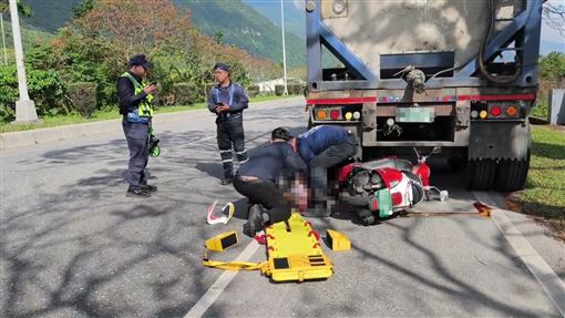 大車駕駛「屎在滾」臨停　女騎士猛撞命危