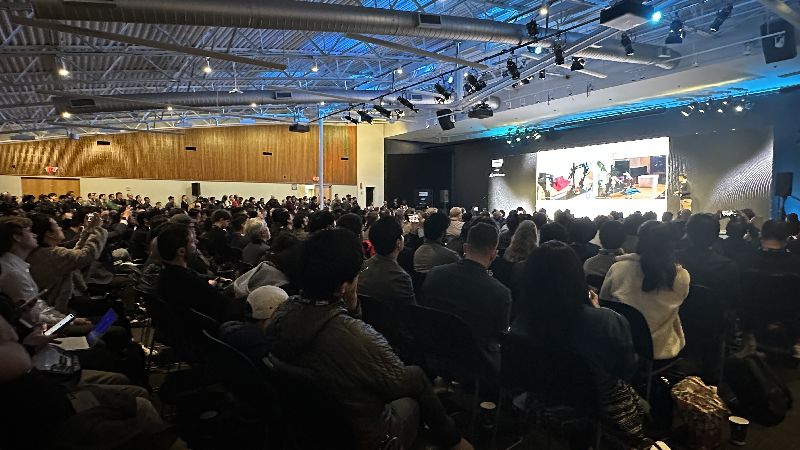 矽谷人形機器人高峰會11日在電腦歷史博物館登場，吸引大批業界人士參加