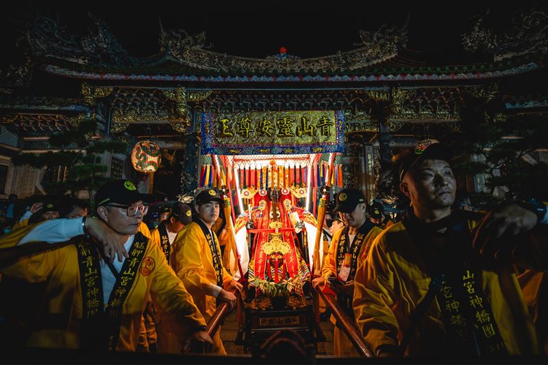農曆10月23日是艋舺《青山宮》靈安尊王生日!青山宮×文化總會打造神級祭典,讓整個萬華「動」起來了。(圖/《青山宮》提供)