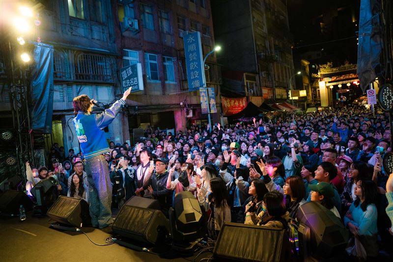農曆10月23日是艋舺《青山宮》靈安尊王生日!青山宮×文化總會打造神級祭典,讓整個萬華「動」起來了。(圖/《文化總會》提供)