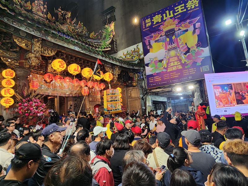 農曆10月23日是艋舺《青山宮》靈安尊王生日!青山宮×文化總會打造神級祭典,讓整個萬華「動」起來了。(圖/記者鍾志鵬攝影)