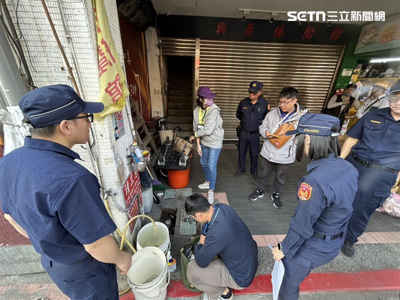 北投分局會同建管處、台電及自來水公司等單位執行斷水斷電。（圖／翻攝畫面）