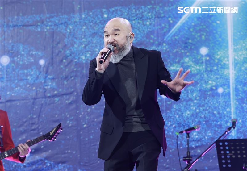 辛龍受邀參加尾牙演出。(圖/記者鄭孟晃攝影)