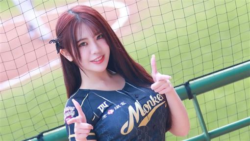 酸民咒爸媽「面相活不久」　熊霓怒回這句