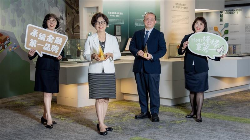 一銀iLEO數位銀行國家品牌玉山獎最高榮譽