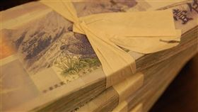 賺錢,新台幣。（示意圖／PIXABAY）