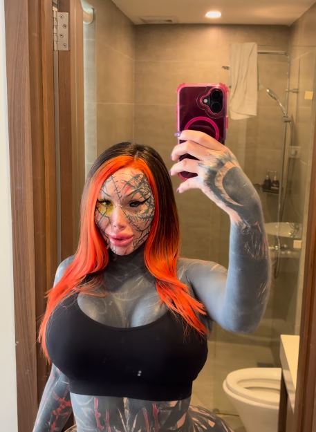 瑪達肋納(Mary Magdalene)曾花台幣1,500萬元以上進行整形手術。(圖/翻攝自IG @marymagdalenedied)