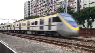 情侶吵架闖平交道鐵軌！害4列車誤點30分