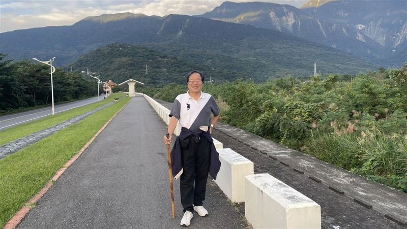 藍白聯手反年改!李來希一早健走:清爽