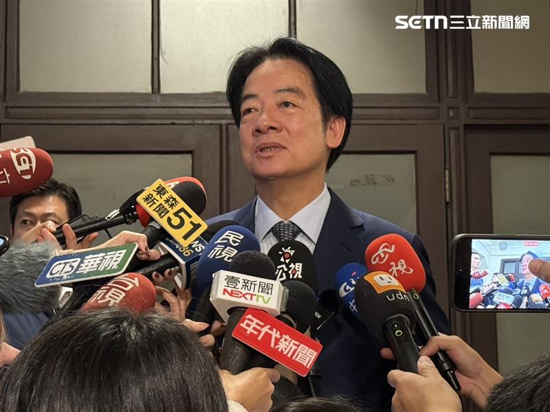 總統賴清德出席「114年宏道獎頒獎典禮」前受訪回應反年改三讀（圖／記者劉秀敏攝影）