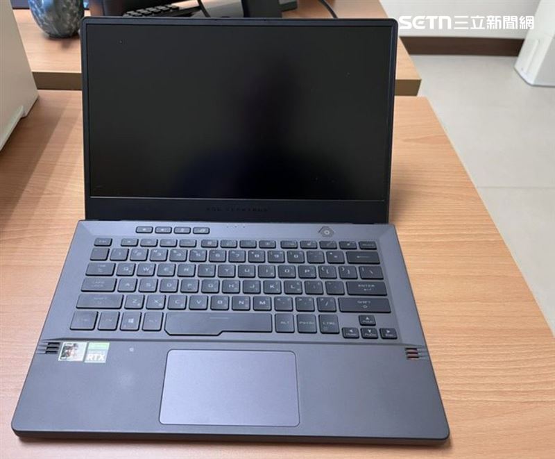 桃園簡男在社群平台刊登3C販售廣告,詐騙所得全拿來下注運動賽事。(圖/翻攝畫面)