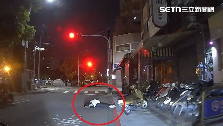 台中男喝茫趴路中間爽睡！警嚇喊：會死人