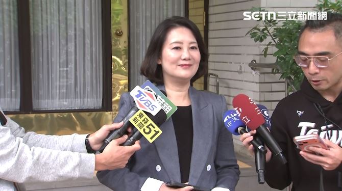 吳思瑤受訪表示「我沒有聽聞過撤換柯總召跟民眾黨合作的這種說法。」(圖/翻攝畫面