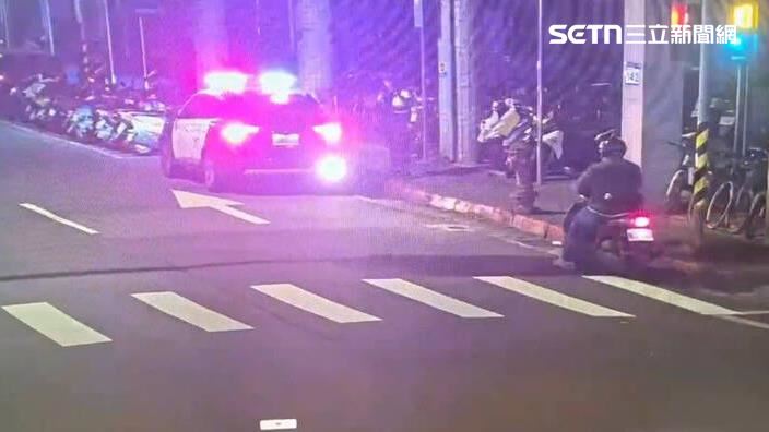 北市江男酒後搭計程車到捷運站，再將機車騎回家時遭警攔查拒測。（圖／翻攝畫面）