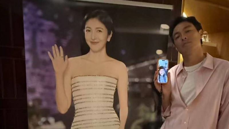 楊謹華「現身」祝賀開幕 楊祐寧竟擺臭臉