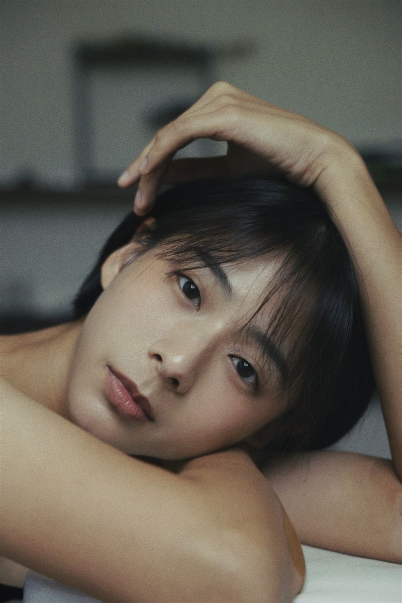 袁漠遙短髮造型露出,網友大讚好看。(圖/周子娛樂提供)