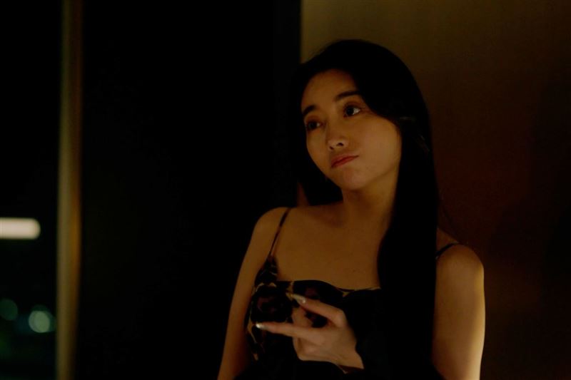 《整形過後》性感女星成語蕎預告和温昇豪的對手戲「情緒滿到溢出來」。(圖/六魚文創提供)