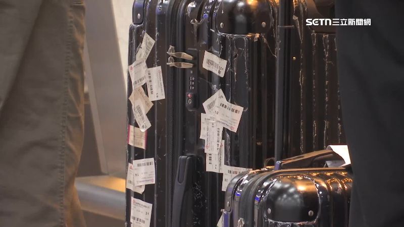 行李箱上的託運標籤貼紙如果太多,最嚴重將可能會被送往錯誤航班