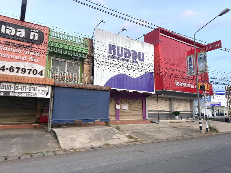 泰柬邊境衝突持續，泰國邊境的班科諾市區街道冷清，學校、商店和醫院關閉，街道幾乎空無一人，宛如被按下暫停鍵