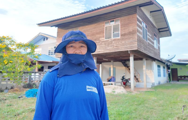 今年47歲的梅優出生於班科諾，是居民也是當地的小學教師，早已習慣泰柬邊境衝突而發生的戰火，她指出，年幼時也曾發生類似的衝突，但情況不如這次嚴重