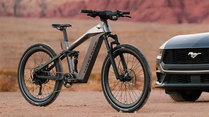 福特Mustang E-Bike延續肌肉車的鮮明車身線條。(圖/翻攝Ford網站)