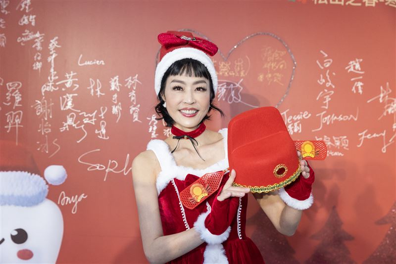 唐玲生病之後更敏銳體會到身體每一個細微變化。(圖/松山社區大學提供)