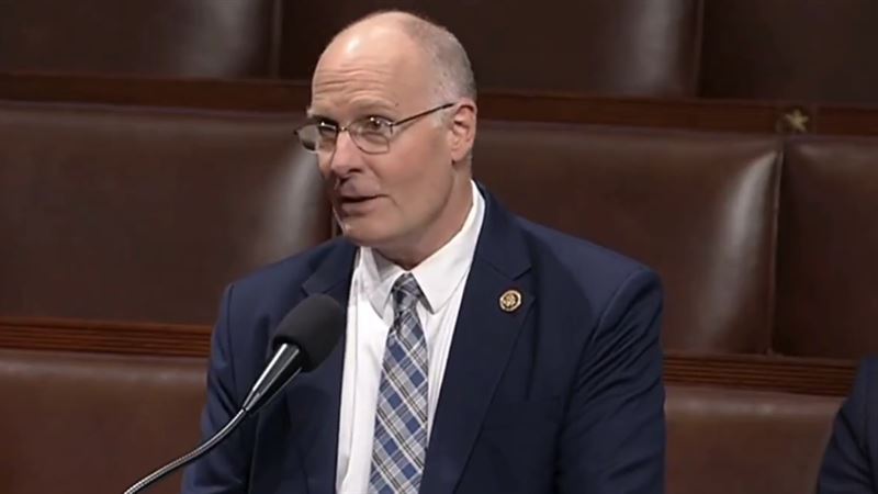 穆勒納爾(John Moolenaar)質疑輝達誇大華為晶片實力。(圖/翻攝自X@RepMoolenaar)