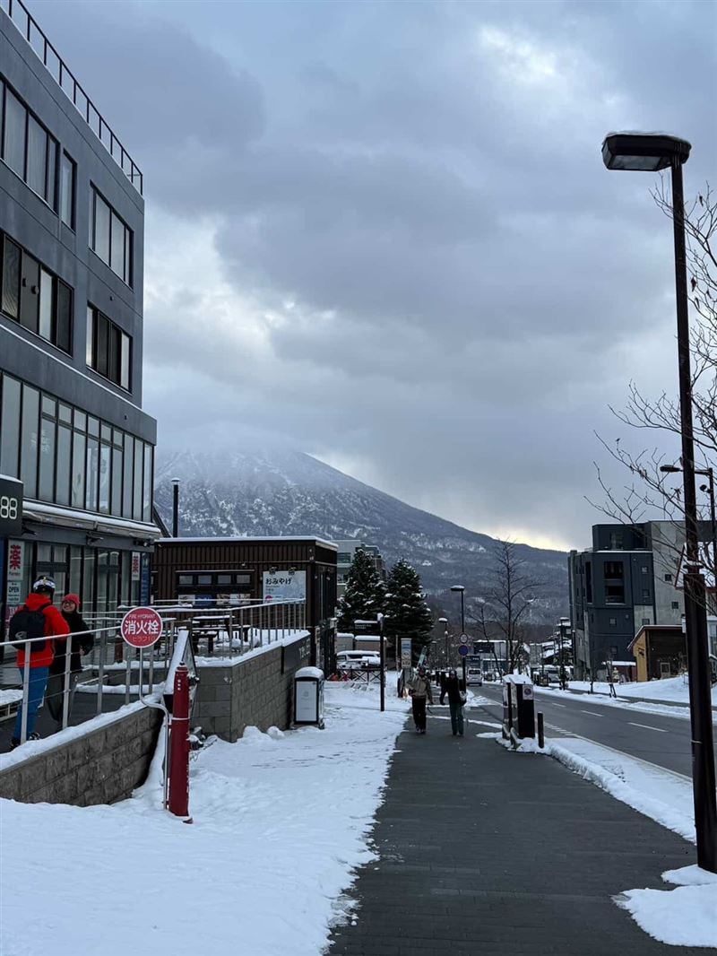 人在日本的K小姐,近日剛好從沖繩到札幌,兩地氣候落差50度以上。(圖/K小姐提供)