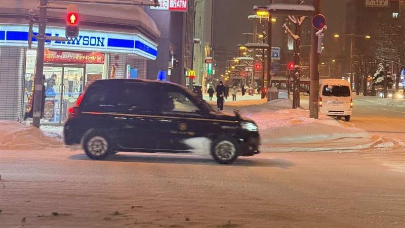 人在日本的K小姐,近日剛好從沖繩到札幌,兩地氣候落差50度以上,讓她直呼冷到「懷疑人生」外,穿著上也真的是「考驗人生」。(圖/K小姐提供)