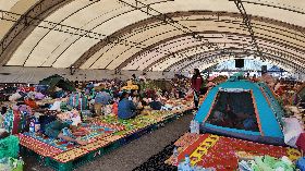 泰國邊境避難中心擠滿逃離戰火的居民