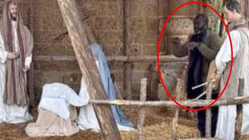 逃犯躲聖誕布景「裝雕像」他路過看破尷尬