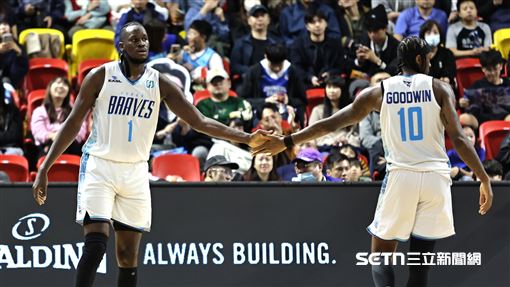 卡麥龍下半場只拿2分　勇士主帥點這2功臣