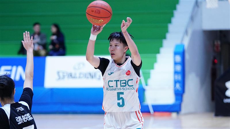 中信學院邱群琋砍72分 改寫UBA得分新高