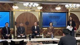 《各國詐欺現況與對策》論壇，專家針對台灣詐騙氾濫進行討論。（圖／翻攝畫面）