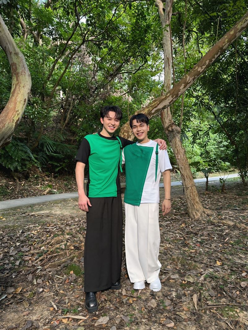 李子森與同門師弟朱宇青推出搖滾單曲。(圖/勝駿娛樂提供)