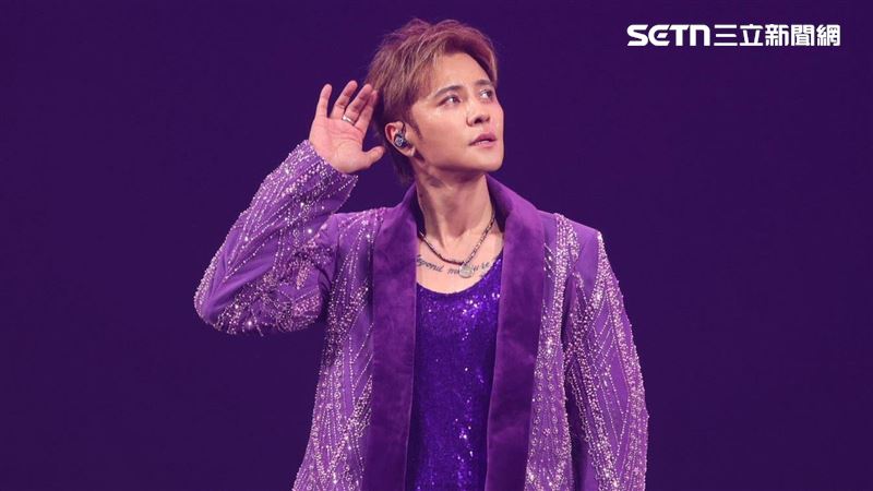 羅志祥唱到一半出意外！緊急鞠躬道歉了