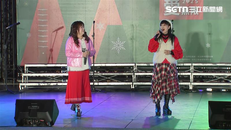 臺北耶誕愛無限登場!聚集人潮感受氣氛