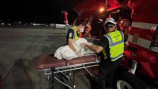 麗星郵輪台籍遊客倒地失去意識　空勤馳援