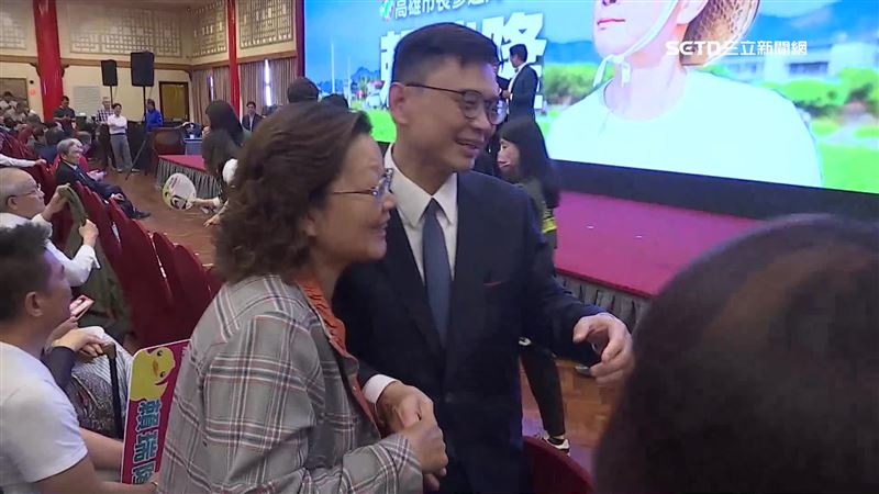 現場湧入上千名支持者送暖賴瑞隆