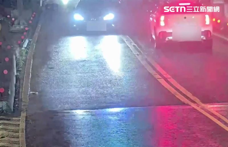 北市陳男從基隆高架橋下敦化南路匝道時撞倒12歲女學生。(圖/翻攝畫面)