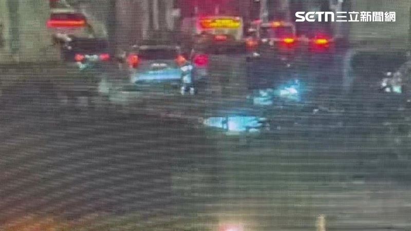 他開車下基隆高架匝道 女童突竄出被撞倒