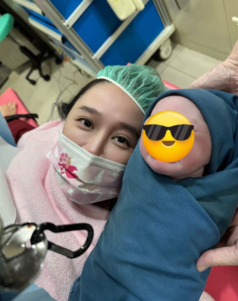 亞亞平安生下兒子。(圖/翻攝自亞亞IG)