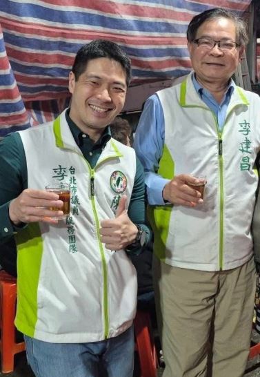 李建昌(右)正式宣布,2026他要交棒給陳又新(左)。(圖/翻攝自李建昌臉書)