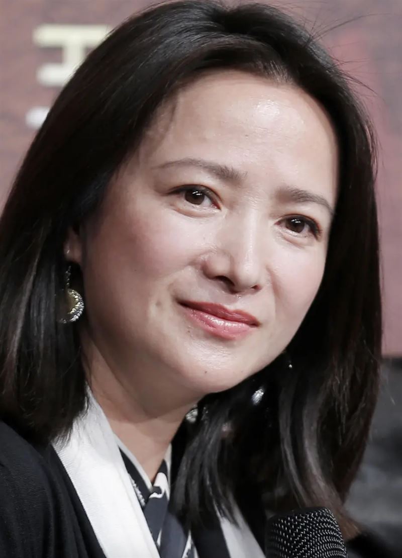 中國女演員何晴被證實在北京安然離世,享壽61歲。(圖/翻攝自微博)