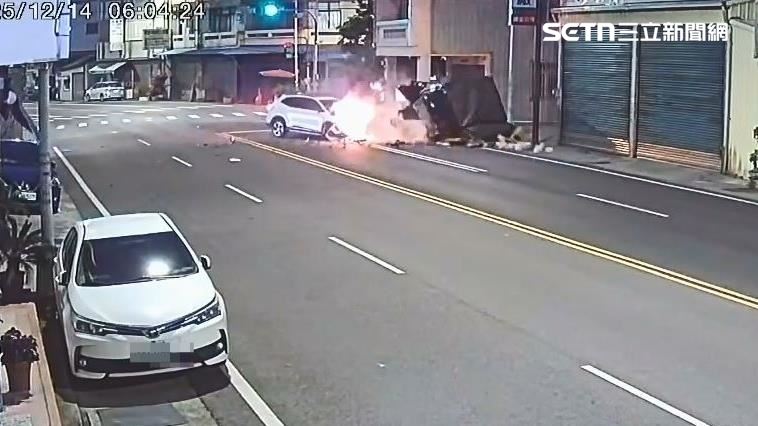 雲林2死車禍撞瞬曝!小貨車斷頭男女雙亡